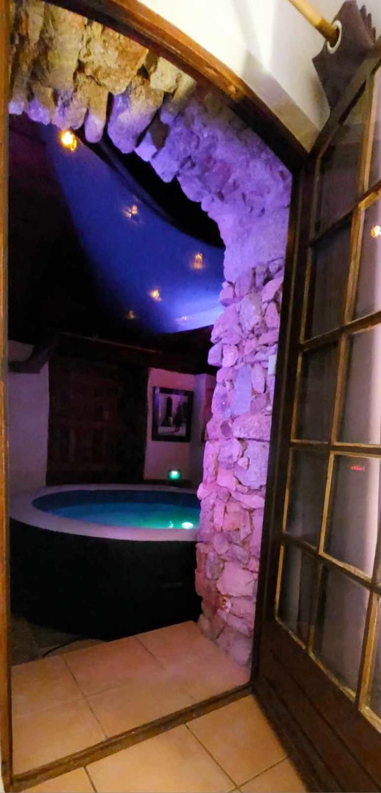 كالفي Chambre Love Romantique Avec Spa Privee المظهر الخارجي الصورة
